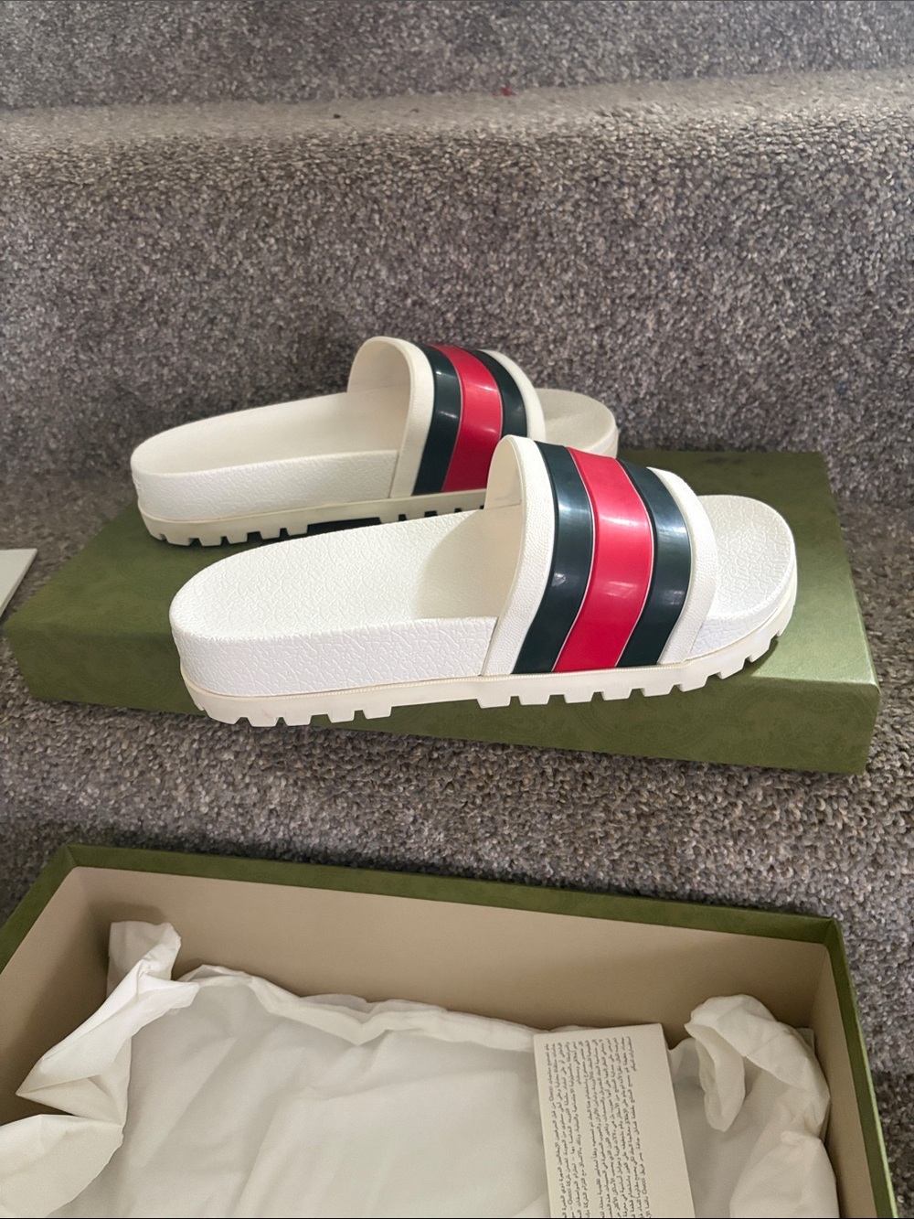 Men's Accessories Subcategory Classification - Picture 4 of 7